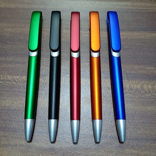 

XL PULPEN WARNA WARNI AJAIB AWET