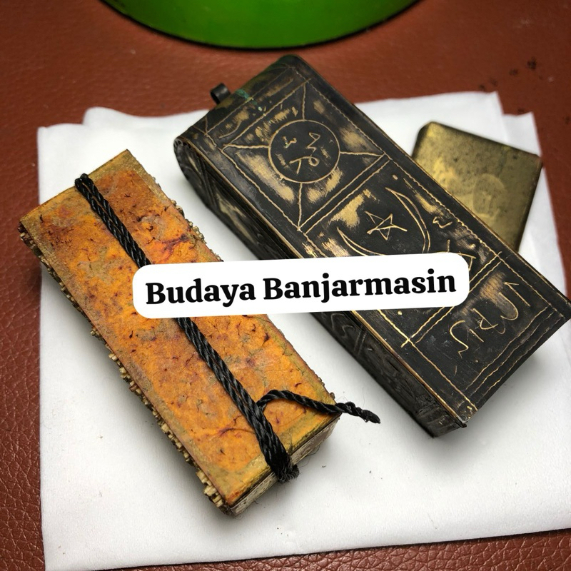 Al Quran Stambul Asli Peninggalan dari Kalimantan Bahan Kulit Panjang 5 Meter Code 022