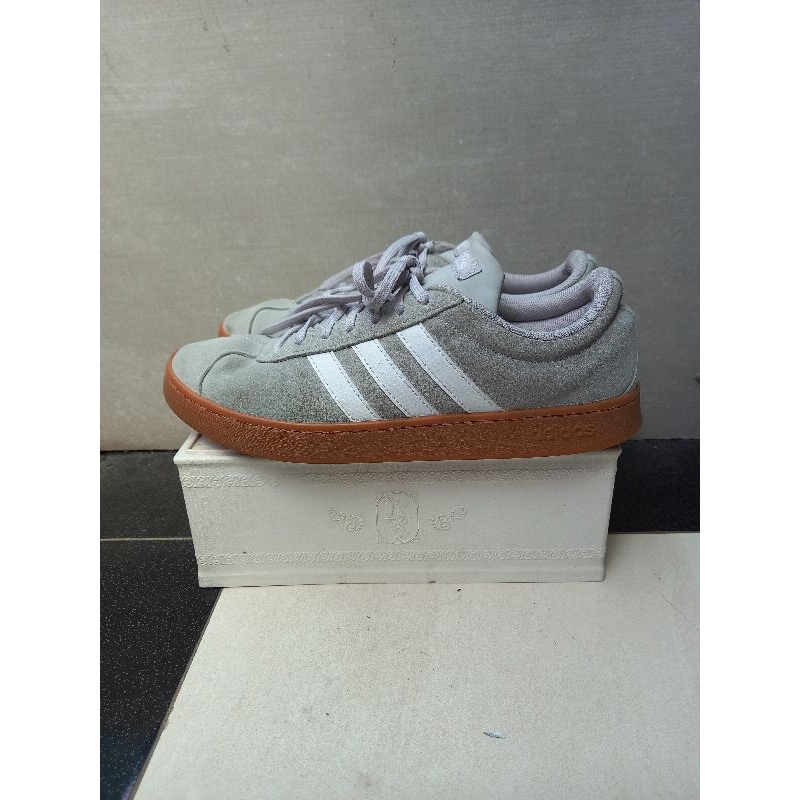 Sepatu adidas sage 39