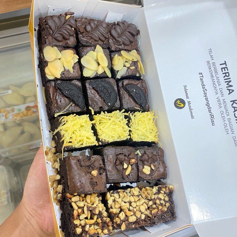 

Brownies Potong | Oleh-oleh Khas Pekanbaru