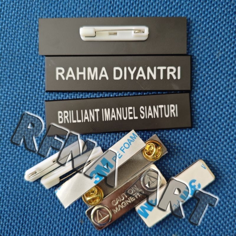 

GRAVIR, full hitam & putih papan nama PDH, Pegawai - Name Tag Akrilik