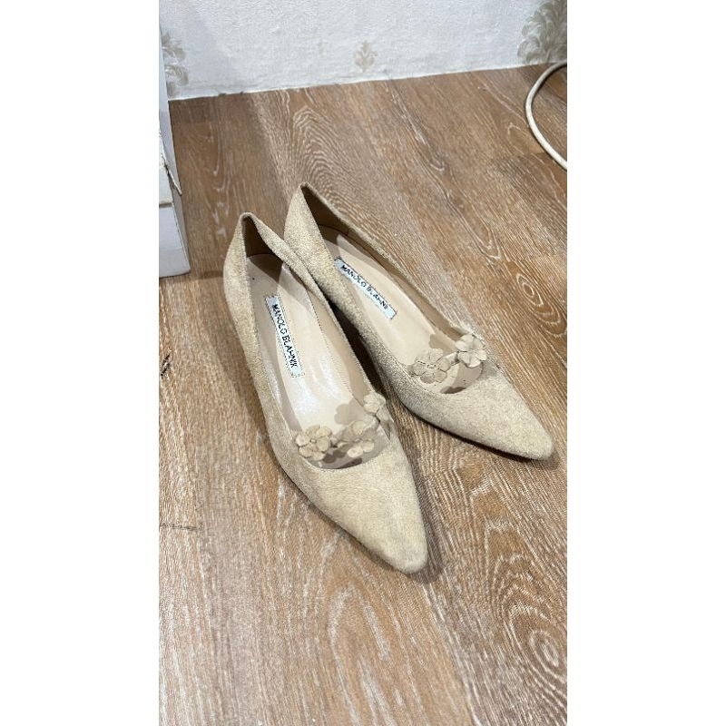 Manolo Blahnik Suede Kitten Heels Beige