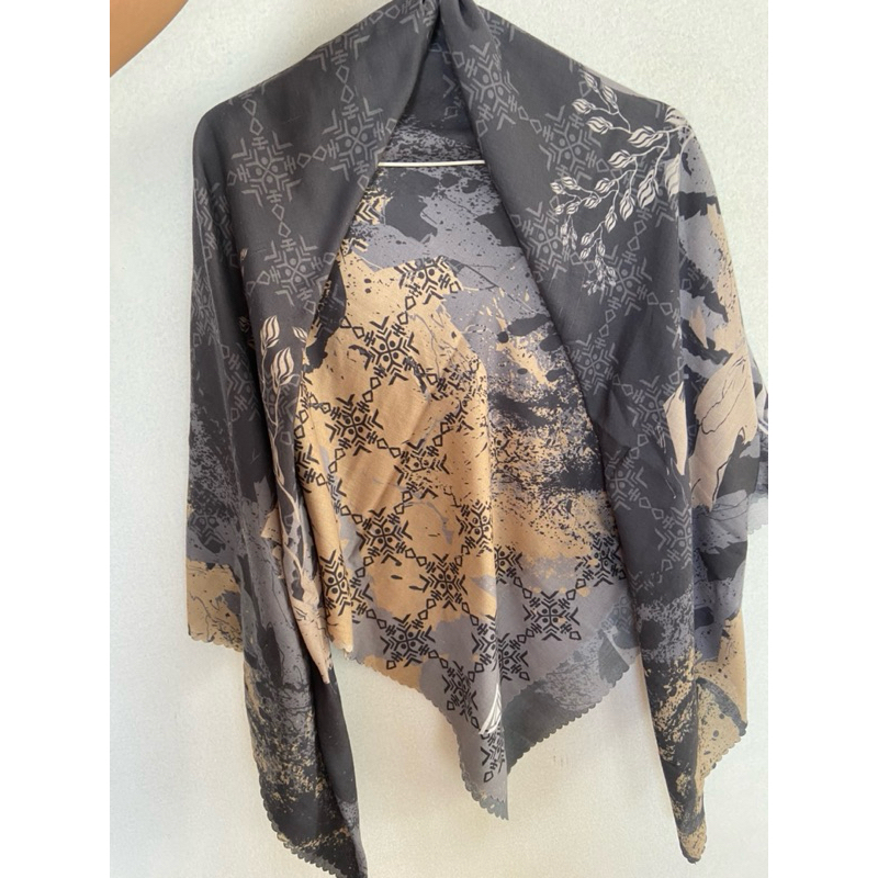 (Preloved) Hijab Motif