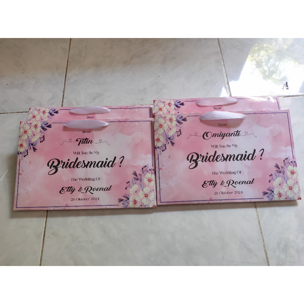 

PAPERBAG BRIDESMAID uk. 30x23x8CM / souvenir murah GRATIS DESAIN