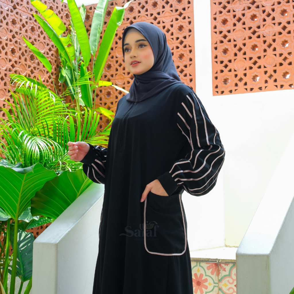 Abaya Neza Resleting Depan Kantong Samping Bahan Kain Saudi - Salaf Boutique