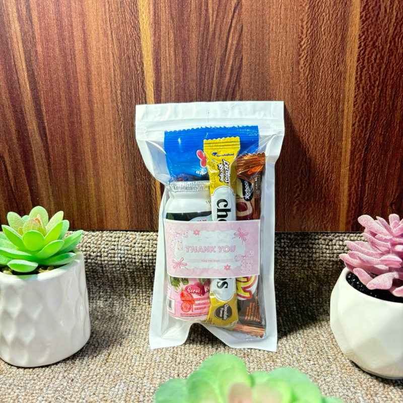 

Mini Gift Snack (FREE STICKER)