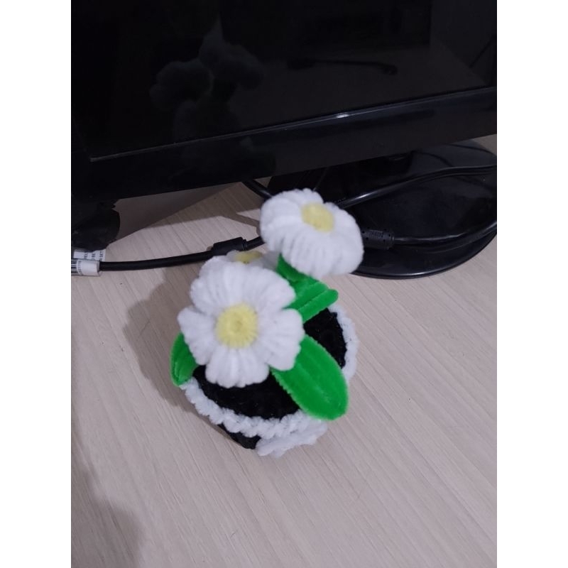 BUNGA HIASAN MEJA KANTOR KAWAT BULU