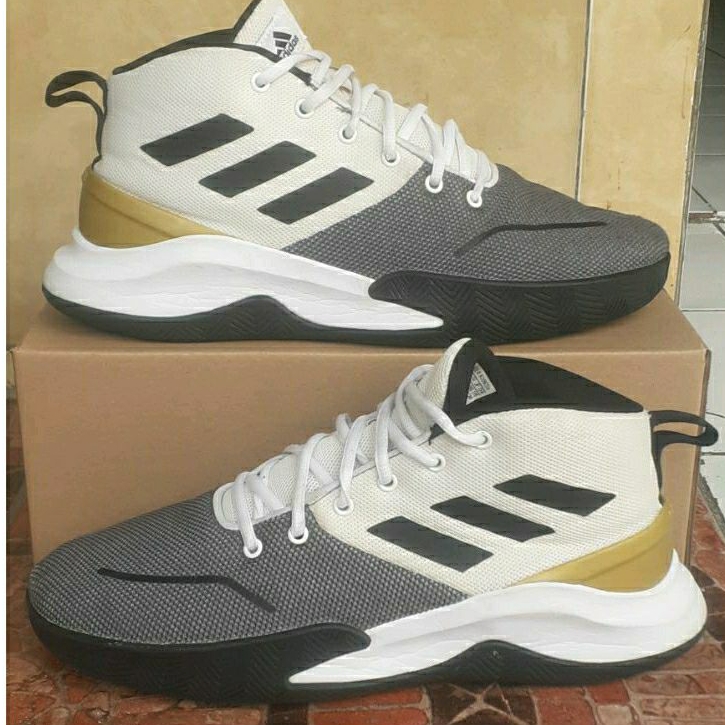 sepatu basket ADIDAS OWNTHEGAME size 43 44