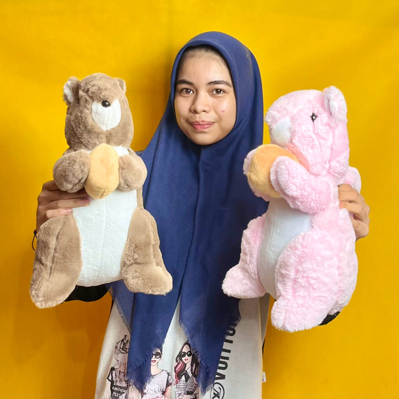 Boneka tupai korea duduk boneka karakter tupai ekor plush boneka tupai pegang makanan ecobonekaindo