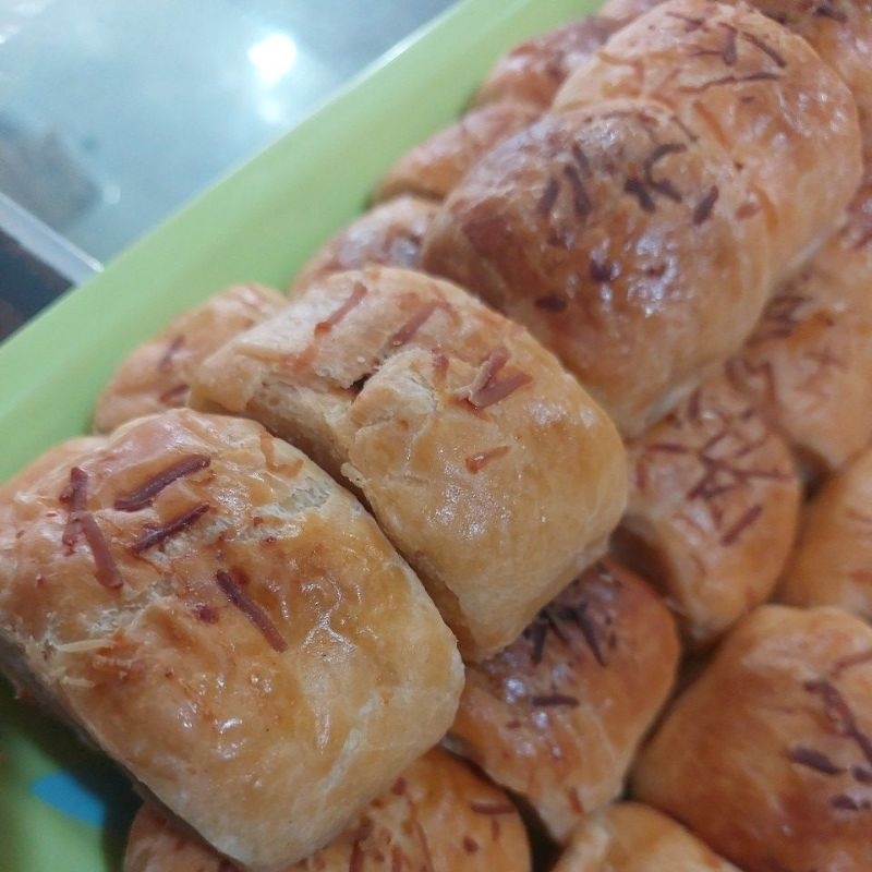 

Jajanan pasar kue basah Bolen Keju