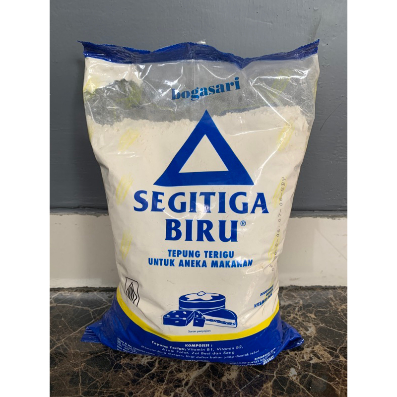 

Tepung segitiga biru