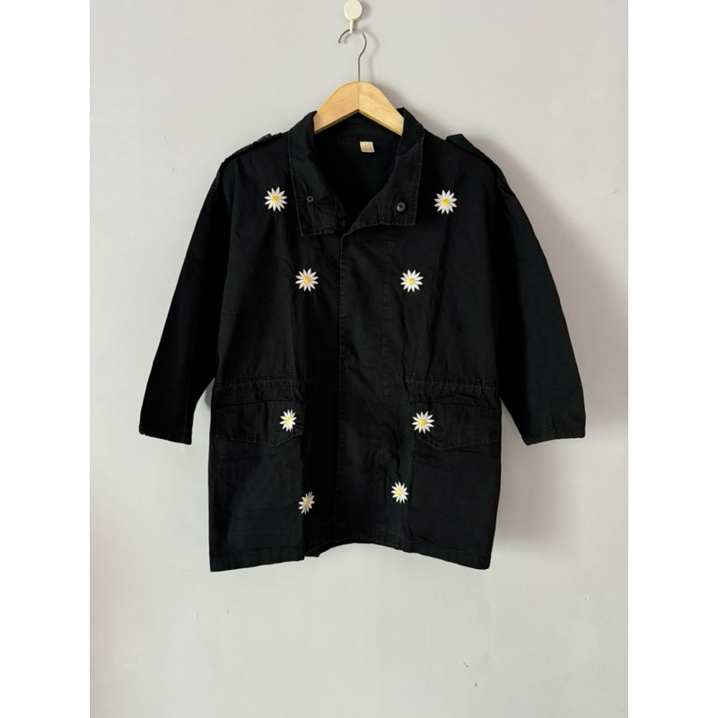 Preloved/Thrift Parka hitam motif daisy Korean Style