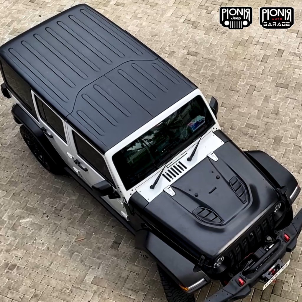 Hood Rubicon Style Jeep Wrangler JK Kap Mesin Model Jeep Rubicon Jeep Wrangler JK