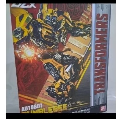 BIBThreezero Bumblebee DLX The Last Knight.