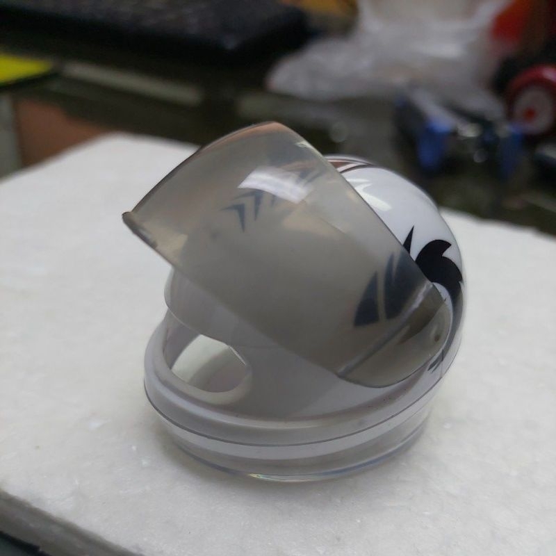 

serutan helm putuh - atk