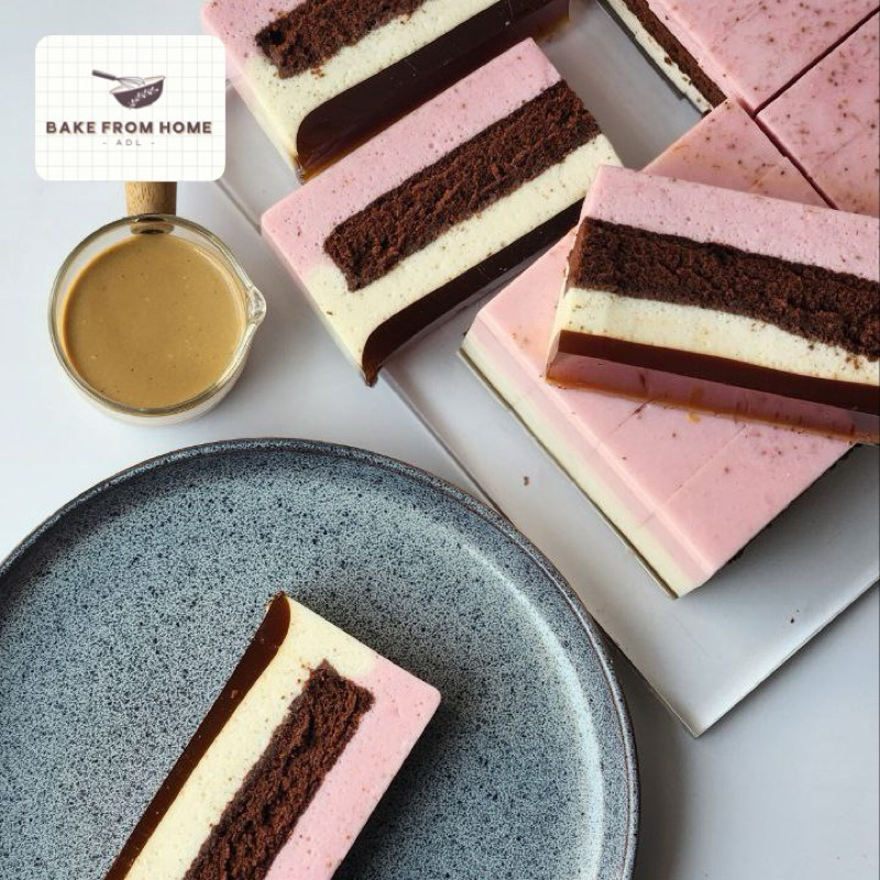 

Neopolitan Pudding (Jadoel/Modern)