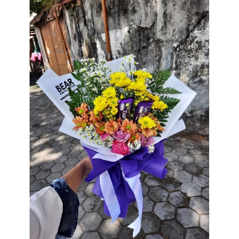 

Buket Bunga Sidang / Buket Ultah / Cadbury Krisan Mix /,