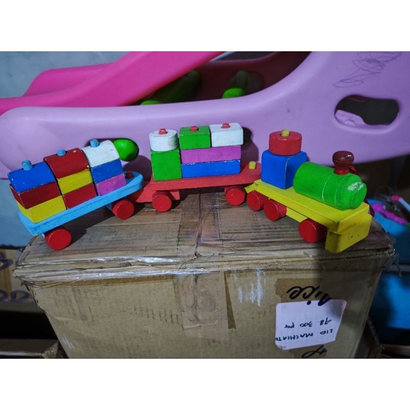 Mainan kayu balok bekas