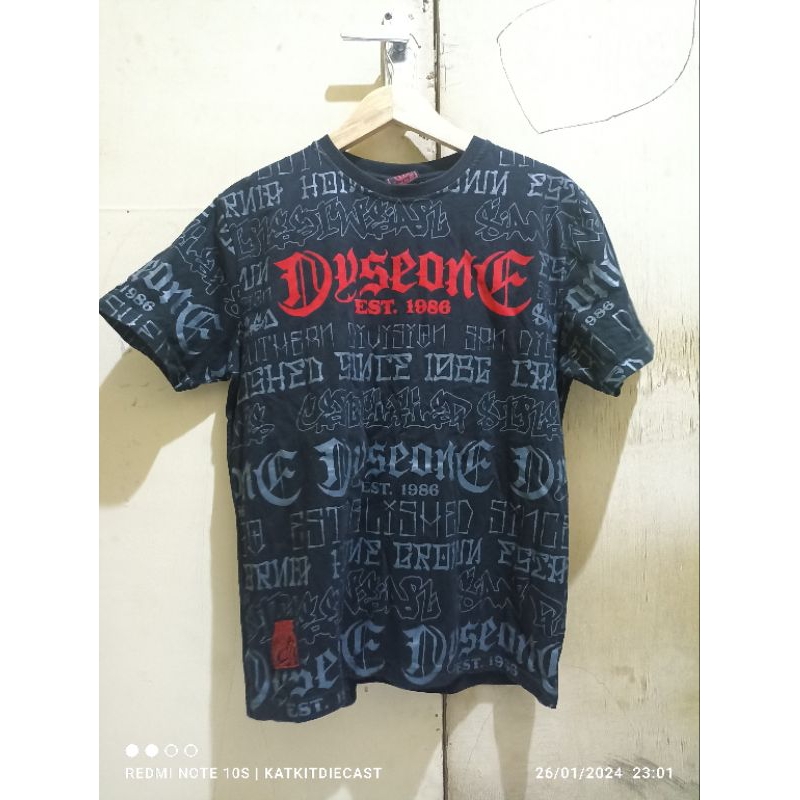 tshirt dyseone warna hitam