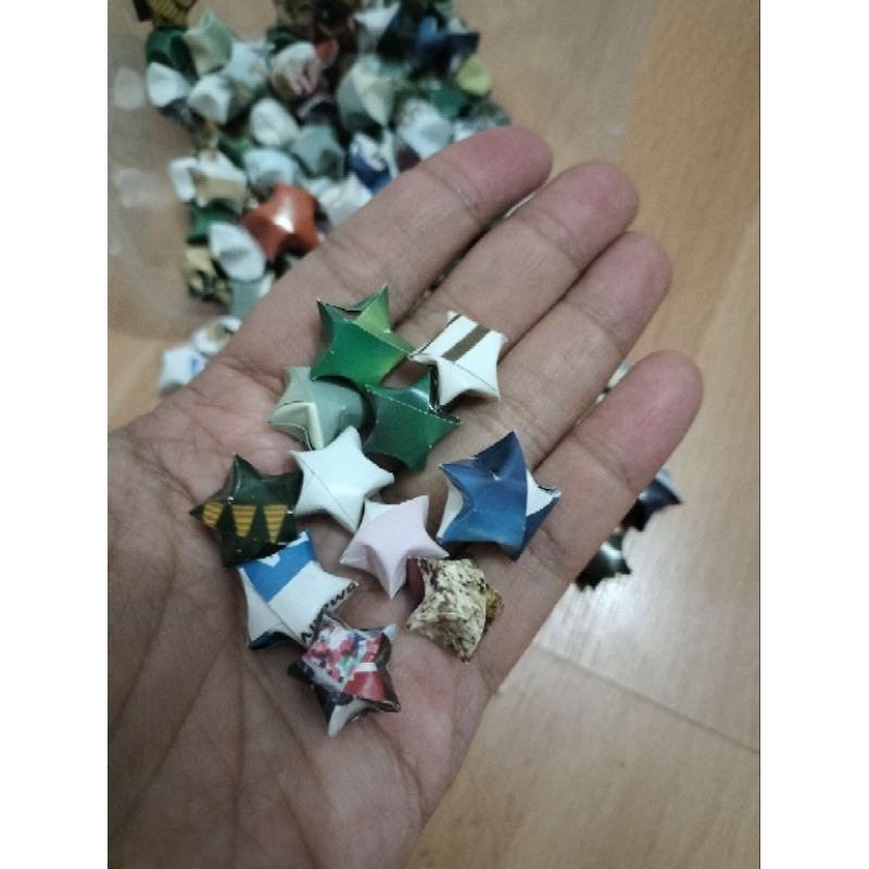 

KCH2S - LUCKY STAR / BINTANG KEBERUNTUNGAN - DARI KERTAS MAJALAH