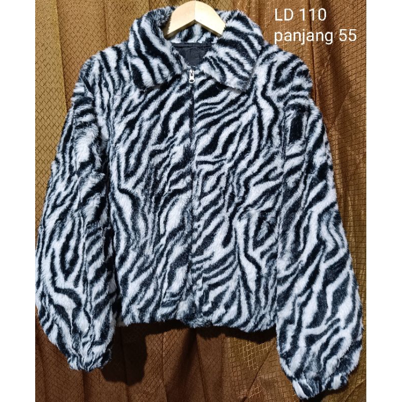 jaket full bulu motif zebra jaket bulu wanita hitam putih jaket winter bulu jaket bulu  jaket musim 