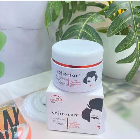 LIVE EXTRA - Kojie San Face Lightening Cream 30gr Penghilang Jerawat & Flek Serta Pencerah Wajah