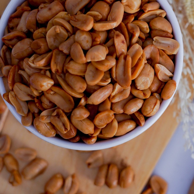 

Kacang Bawang / kacang kulit/ Kacang bawang gurih / Kacang bawang kiloan / kacang bawang 500grm