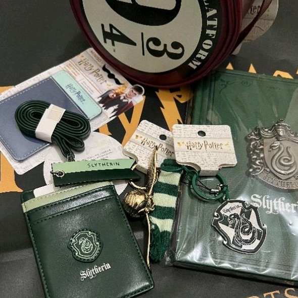 

[READY] MINISO x Harry Potter - Keychain Notebook Pouch Lanyard