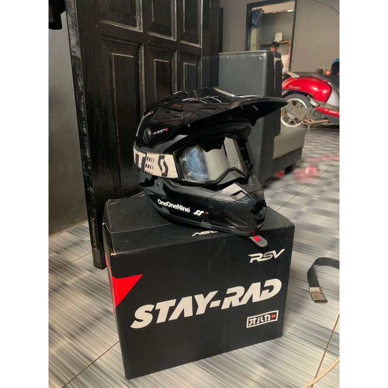 helm oneonenine orca th9 + gogle Scoot