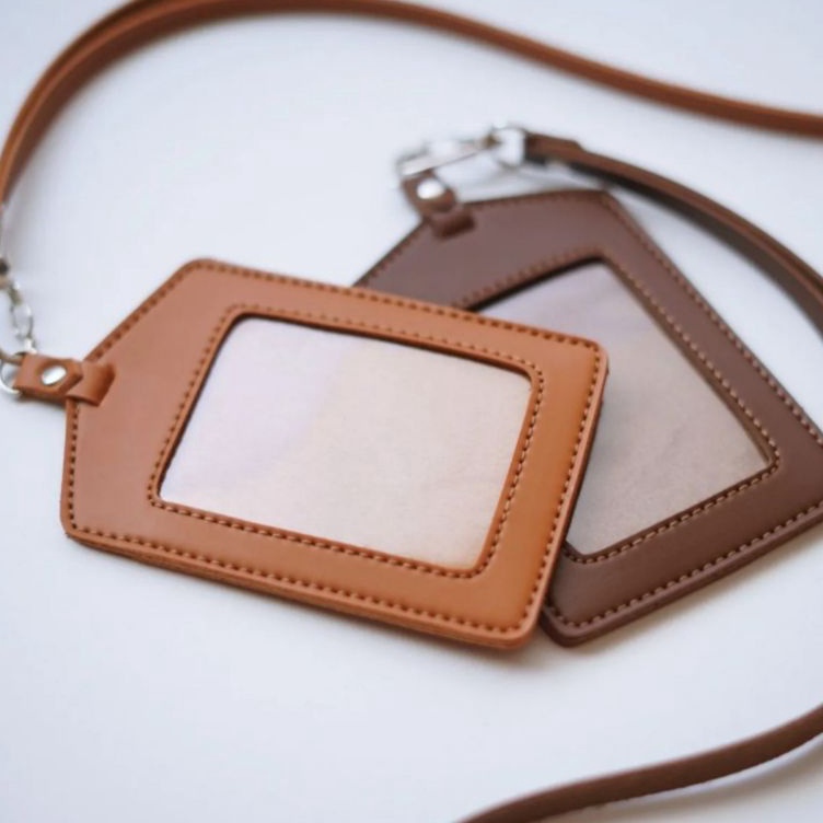 

Hot Sale ID CARD PRIA DAN WANITA KULIT CARD HOLDER PATUK LANYARD MURAH BERKWALITAS