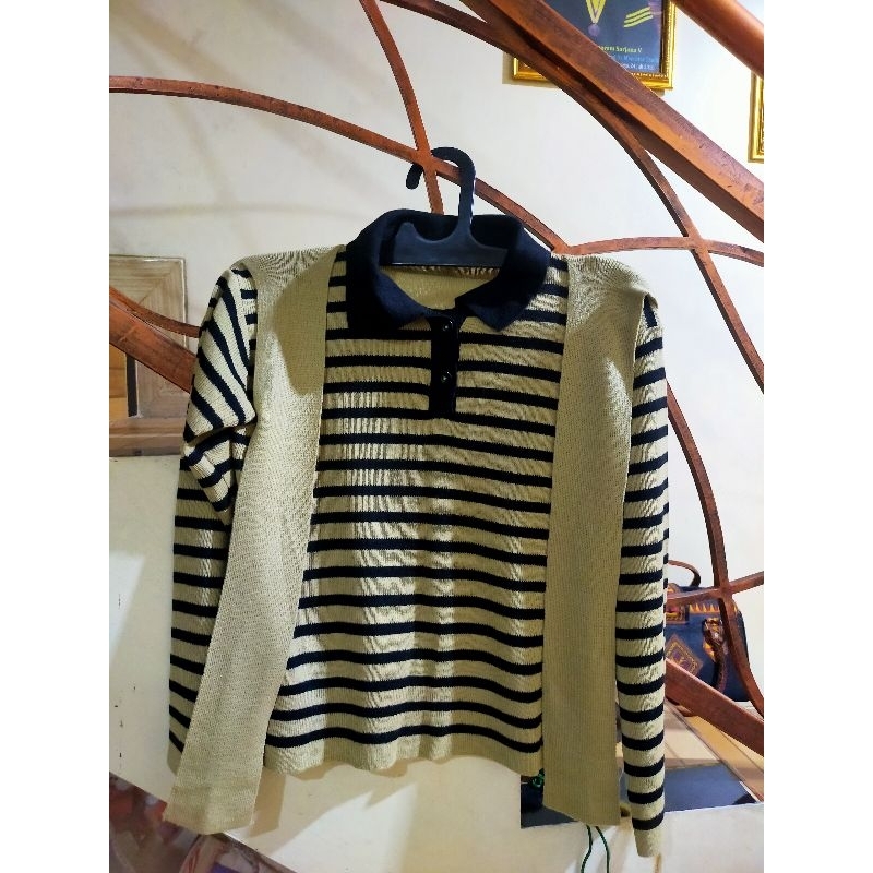 PRELOVED SWEATER RAJUT CROP
