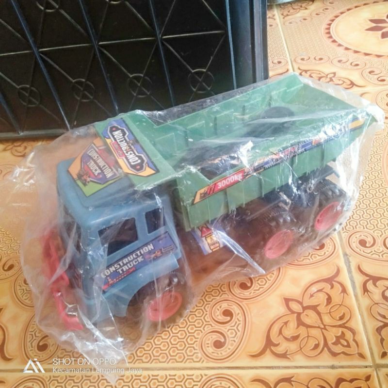 truk pasir sedang ttd