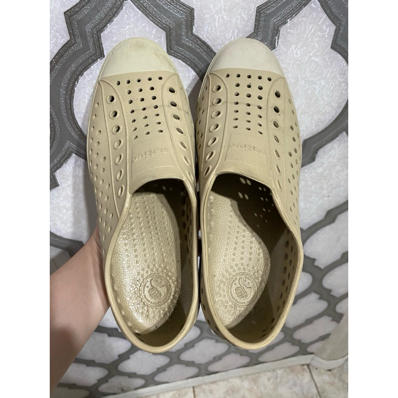 sepatu Native size 39