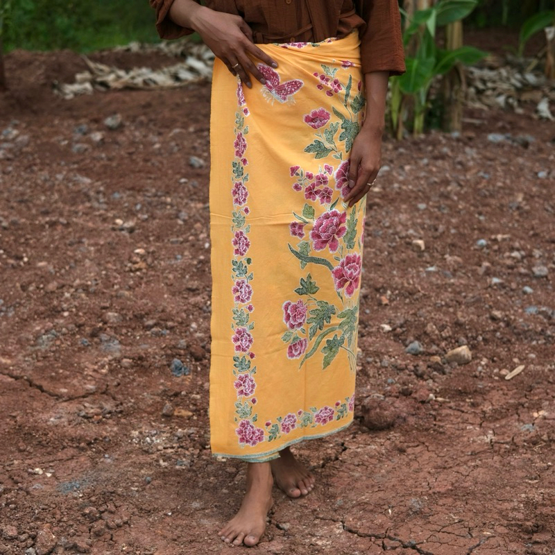 KAIN SARUNG ENCIM WARNA KUNING CERAH KHAS PEKALONGAN