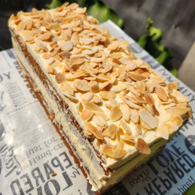 

GF Carrot Cake with Cream Cheese Frosting 22x10cm