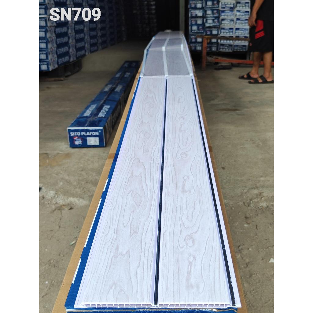 Plafon Pvc Putih Serat Kayu Abu Glossy Sito (SN 709)