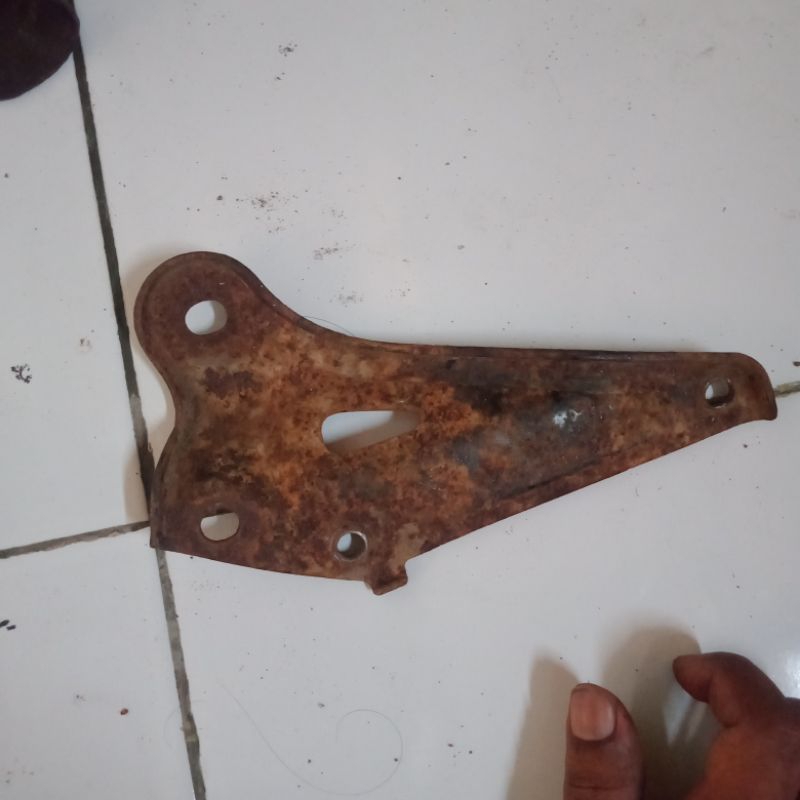 Breket pangkon knalpot Honda Astrea Prima original copotan