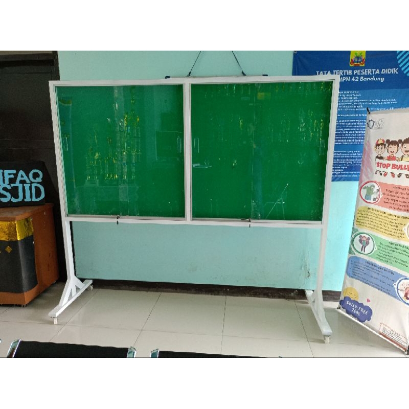 

papan Mading standing 240x120