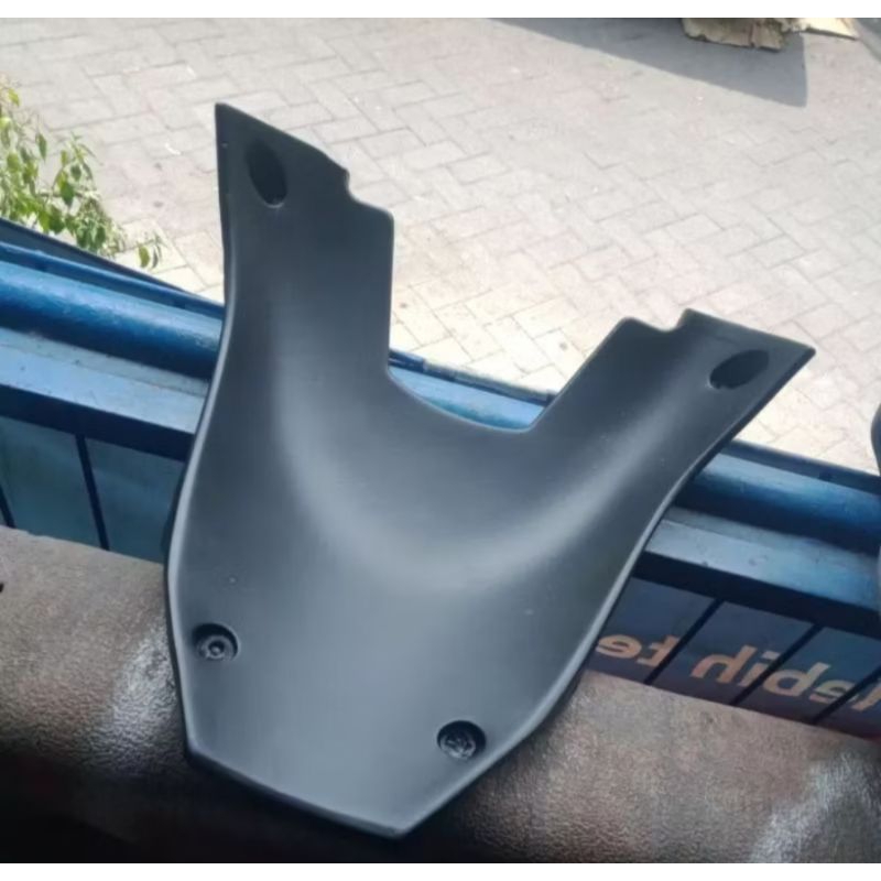 sambungan sayap bawah R15V3 barang seken ORI copotan