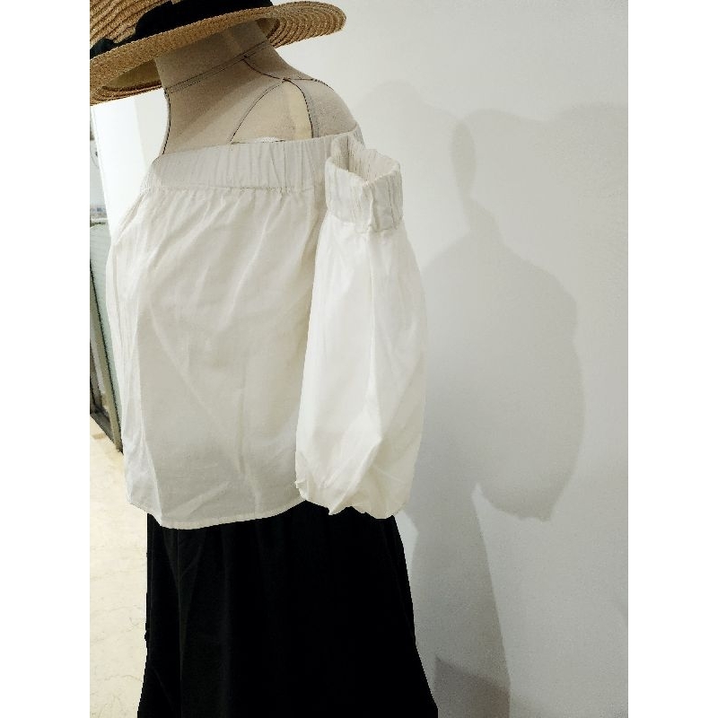atasan off shoulder