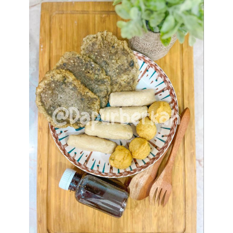 

pempek palembang asli ikan tenggiri paket A isi 11 pcs