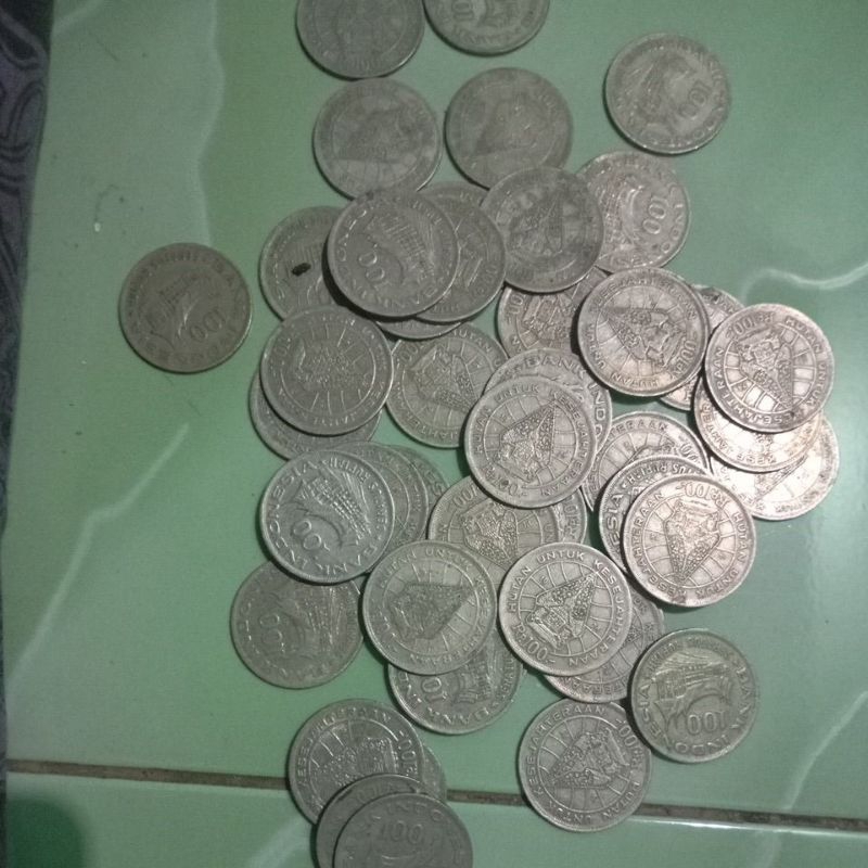 Uang Kuno 100 Rupiah Wayang Tahun 1978 Tipis