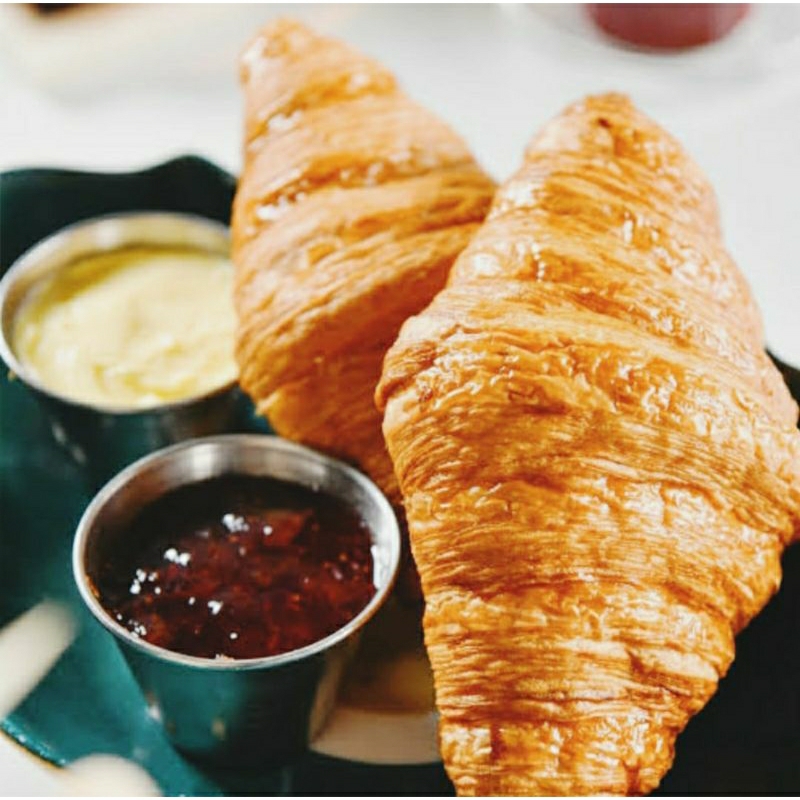 

Butter Croissant + dipping Sauce choco & keju