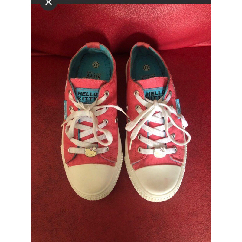 Sepatu sanrio preloved
