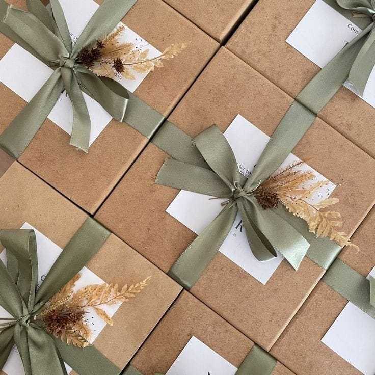 

PAKET BOX HADIAH - PAKET BOX HAMPERS