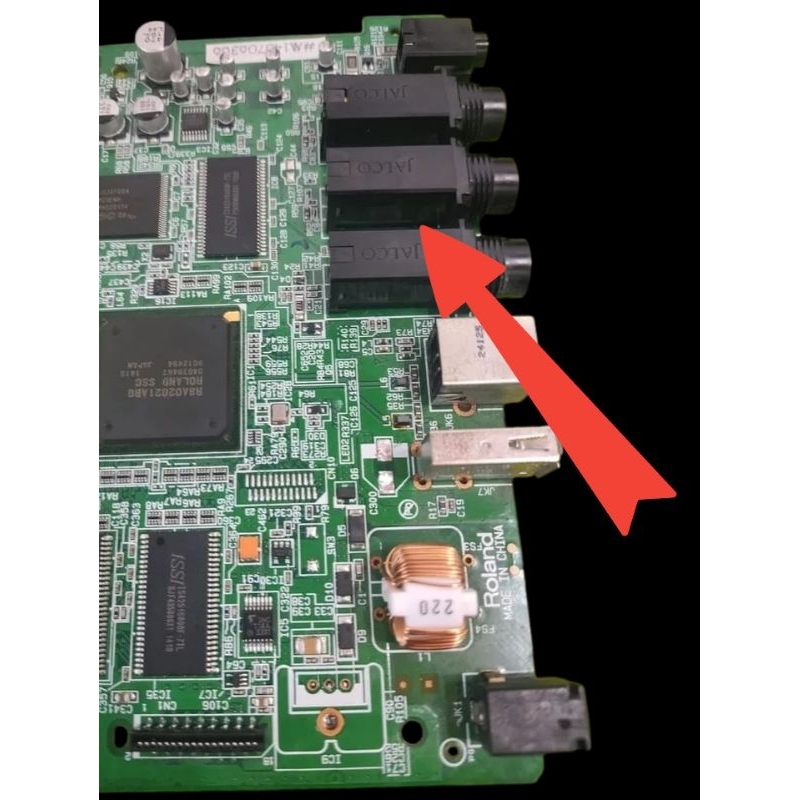 socket output audio R& L Roland xps 10