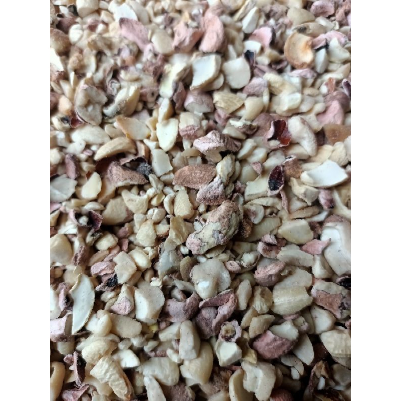 

kacang mede mete patahan / belum sortir