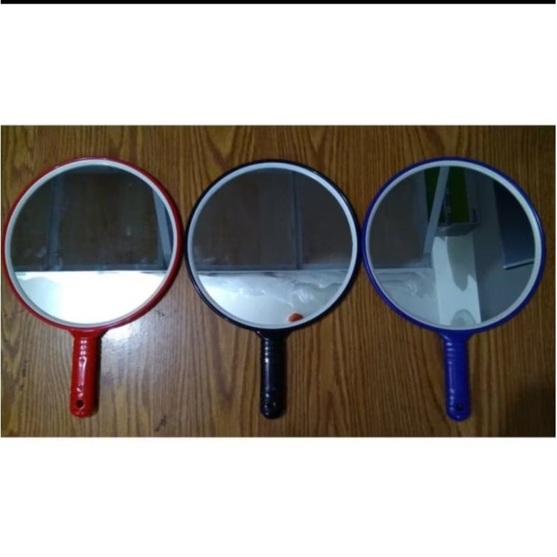 Kaca Barbershop / Kaca Salon