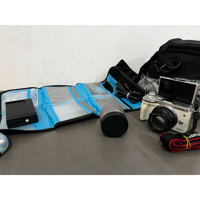 Kamera Canon EOS (preloved) 1 set lengkap dengan tripod
