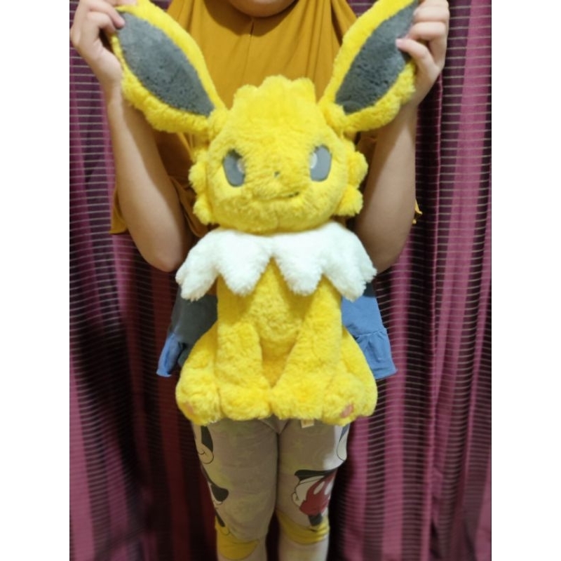 Boneka Pokemon Jolteon Plush Fuwa Fuwa Plush Original Pokemon Center